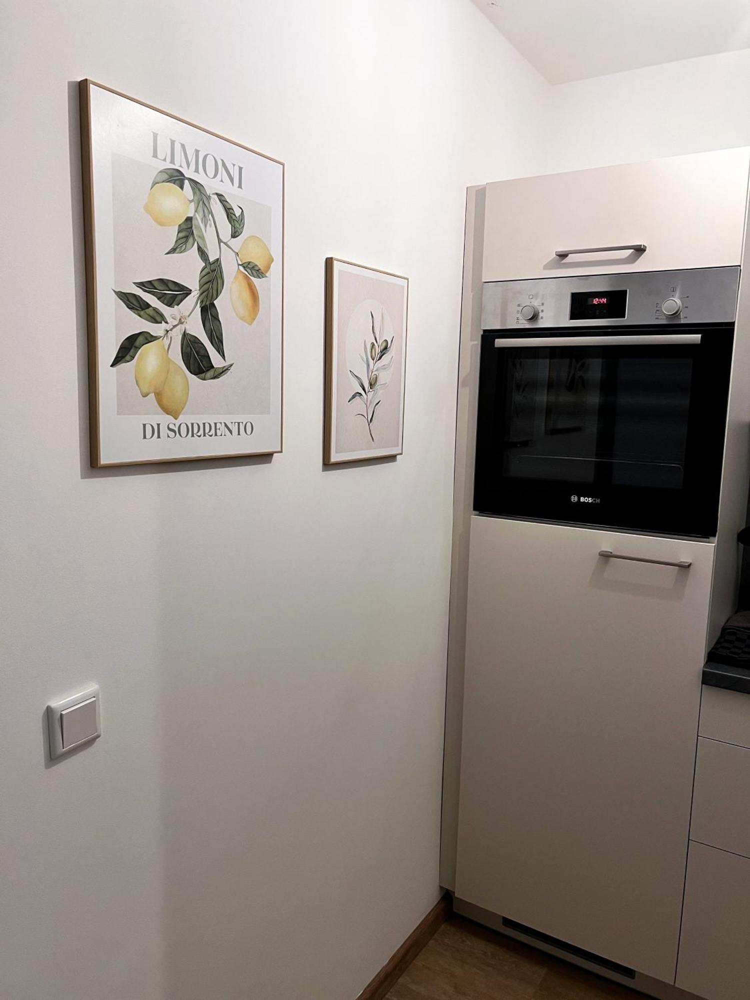 Zentrale Wohlfuehloase Mit Parkplatz Lägenhet Osnabrück Exteriör bild